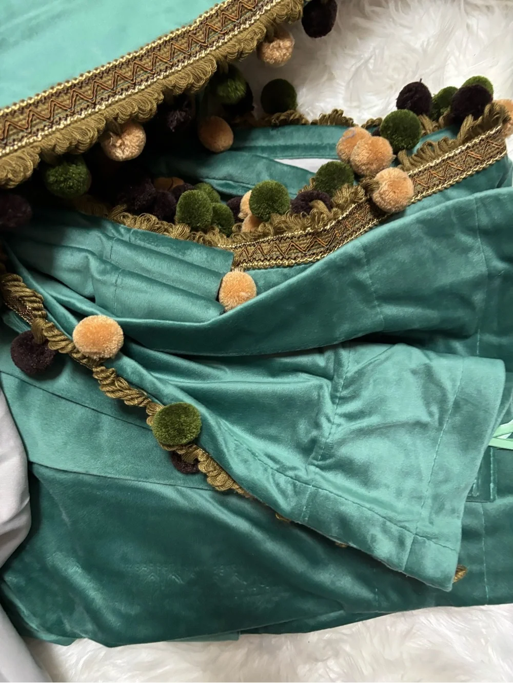 N/A elegant emerald